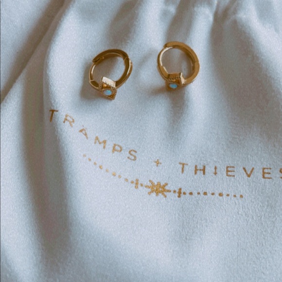 Opal eye Huggies - Picture 3 of 4